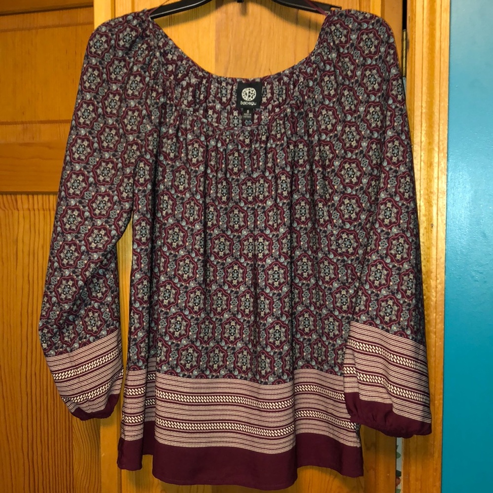 Super cute flowy show shirt!